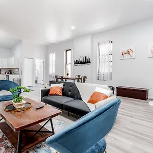 2br Park Ave Townhome With Parking Cozysuites , Saint Louis United States