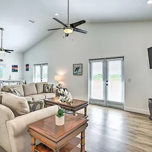 House With Patio, Near Downtown And Beaches! Tampa