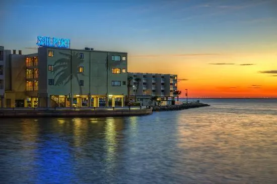 410-Gorgeous Views, Waterfront, Wifi, Pool And Close To Bucs Stadium Tampa Apartment