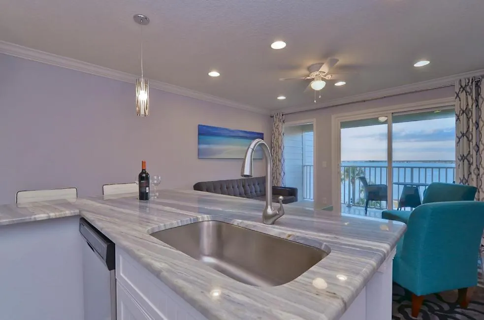 Apartment 410-Gorgeous Views, Waterfront, Wifi, Pool And Close To Bucs Stadium Tampa United States